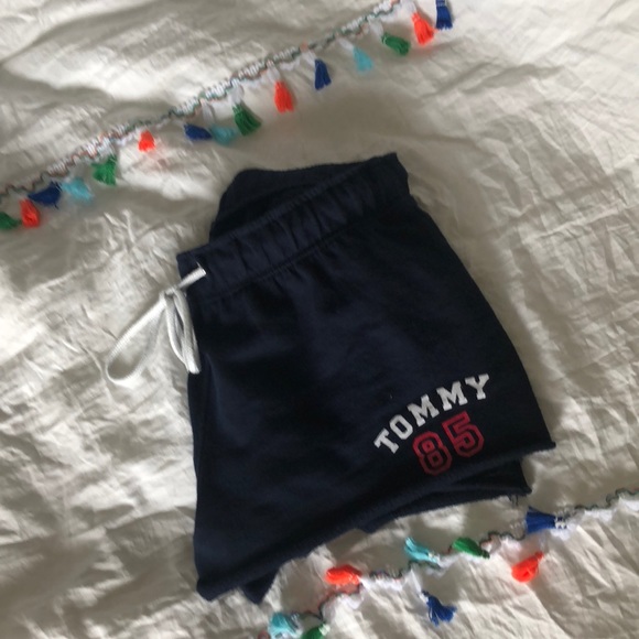 Tommy Hilfiger Comfy Shorts - Picture 3 of 4